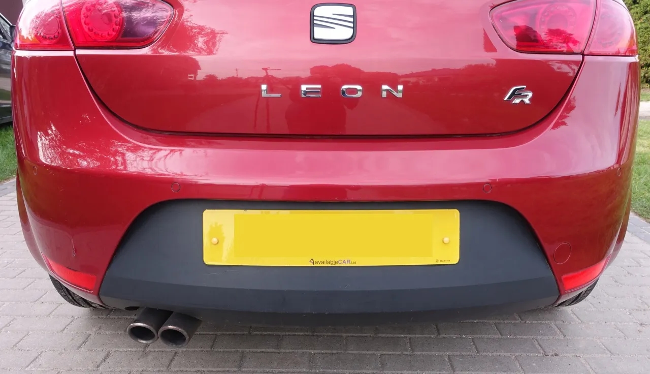 Jak łatwo i bezpiecznie zdjąć tylny zderzak w Seat Leon 2 – krok po kroku