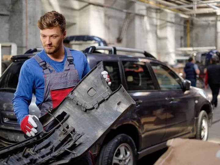 Jak skutecznie pomalować zderzak na czarno – najlepsze farby i porady