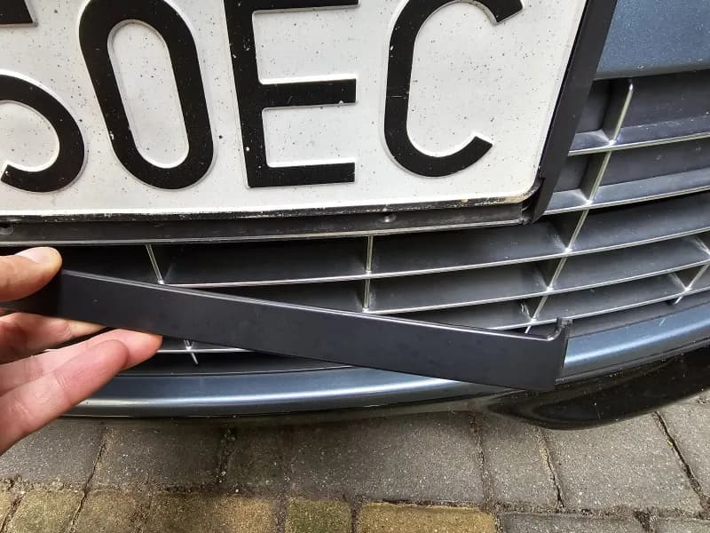 Jak łatwo i bezpiecznie zdjąć zderzak w Peugeocie 307 – krok po kroku