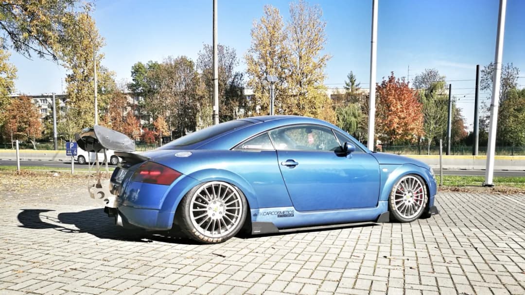Audi TT 8N tylny spojler – wszystko, co musisz wiedzieć przed zakupem i montażem