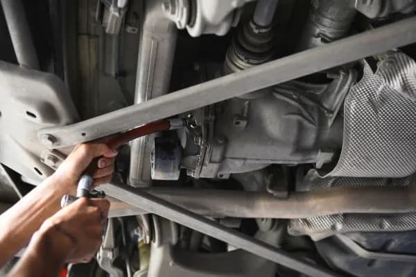 Objawy uszkodzonego dyferencjału – jak rozpoznać i uniknąć kosztownych napraw